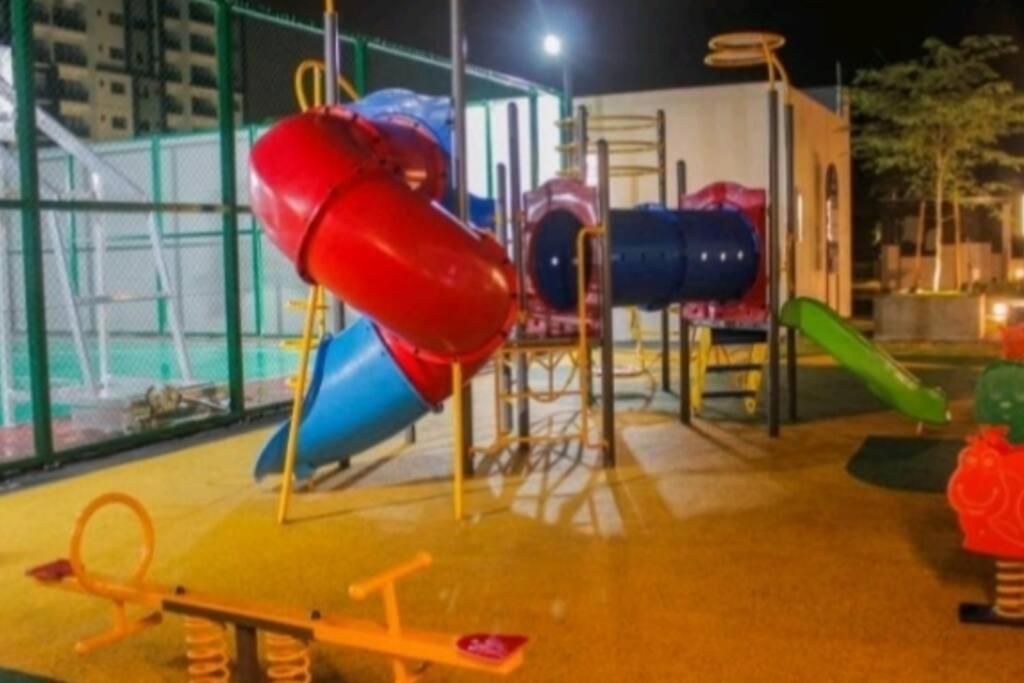 Hani Homestay Wifi Netflix Secure Parking Klia Usim Inti Aeon Mall Nilai Esterno foto