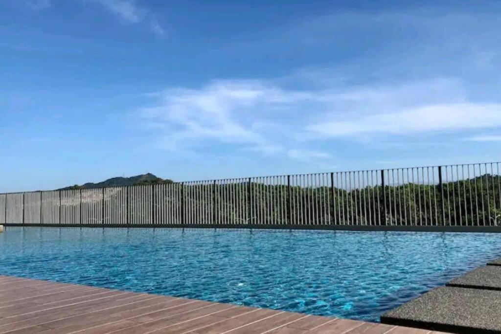 Hani Homestay Wifi Netflix Secure Parking Klia Usim Inti Aeon Mall Nilai Esterno foto