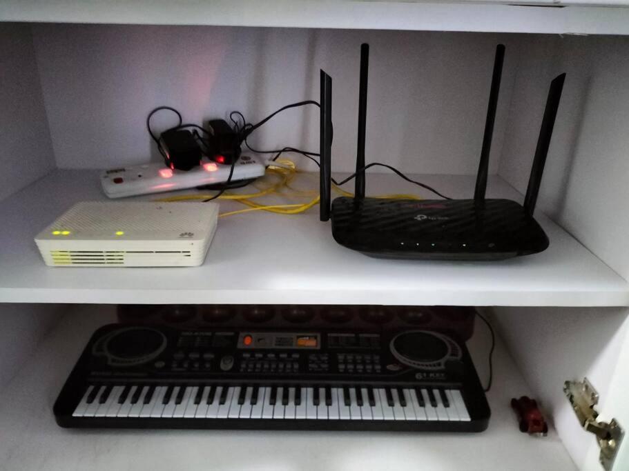 Hani Homestay Wifi Netflix Secure Parking Klia Usim Inti Aeon Mall Nilai Esterno foto