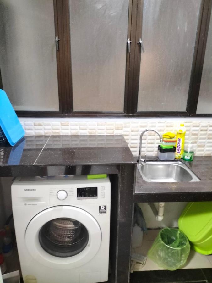 Hani Homestay Wifi Netflix Secure Parking Klia Usim Inti Aeon Mall Nilai Esterno foto